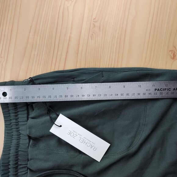 Rachel Zoe Dark Green Midrise Shorts Size L NWT Chic - Picture 8 of 12